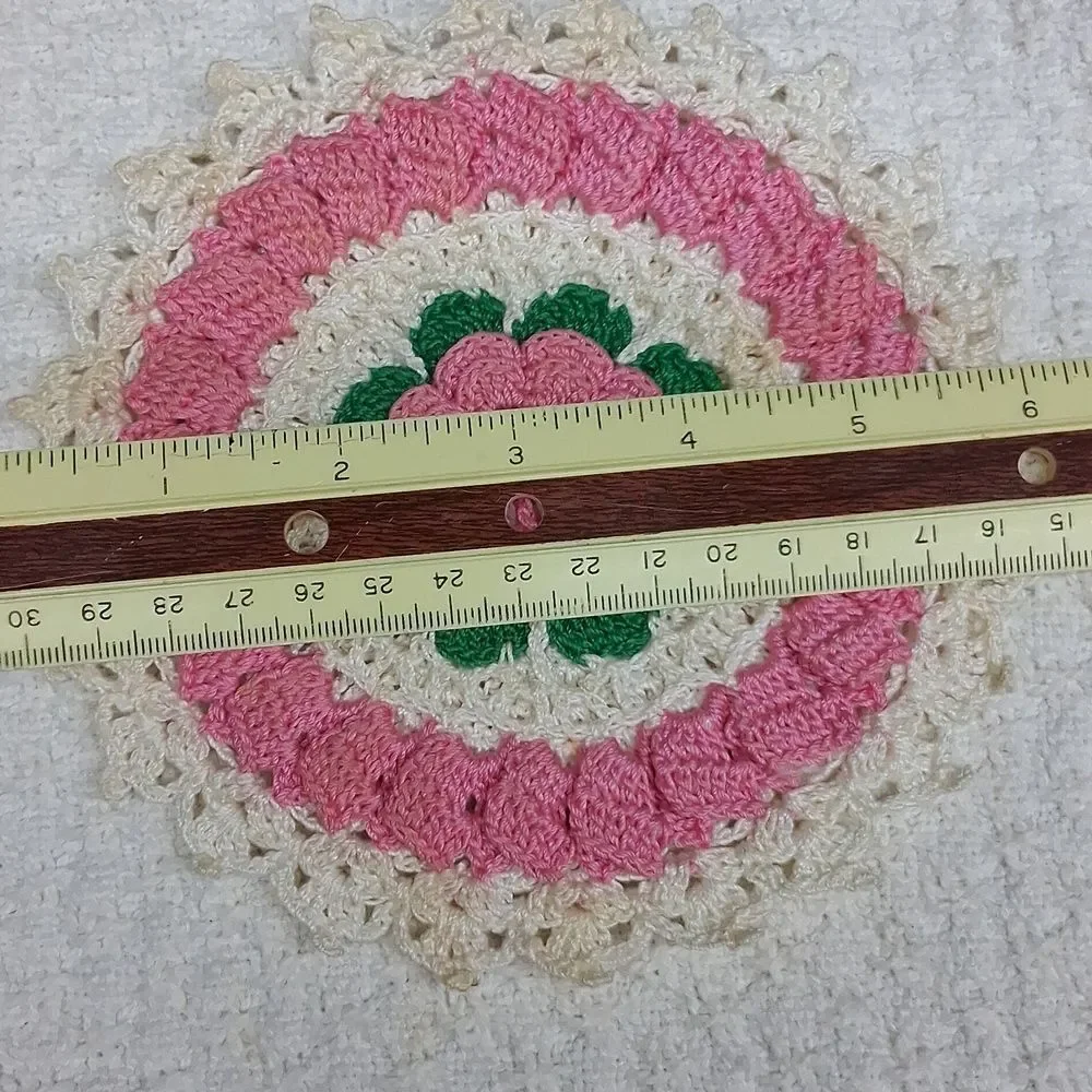 Vintage Crocheted Rosettes mat,& 4 More Rosette Pcs.